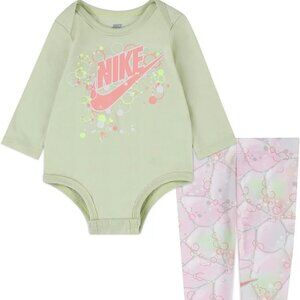 NWT Nike Baby Girl Dream Chaser Bodysuit Set, Size 3M
